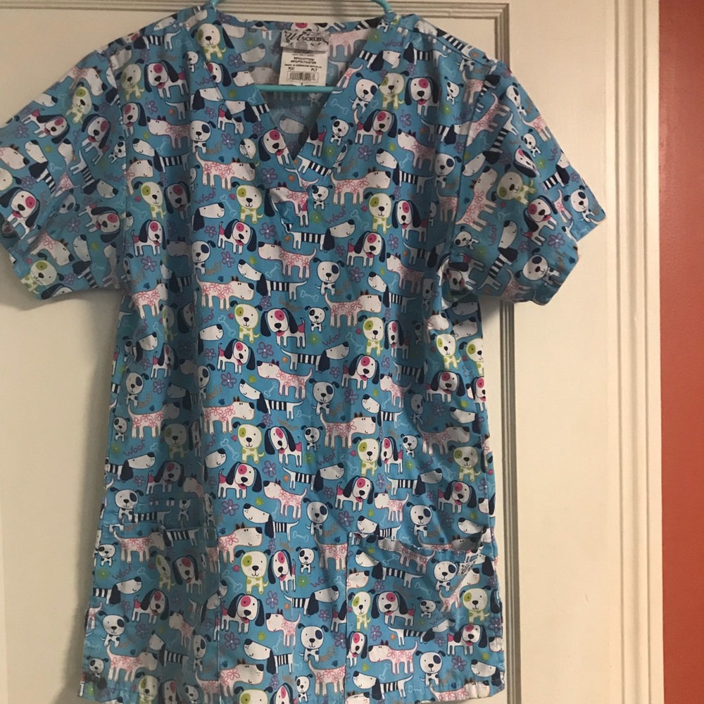 Scrub top